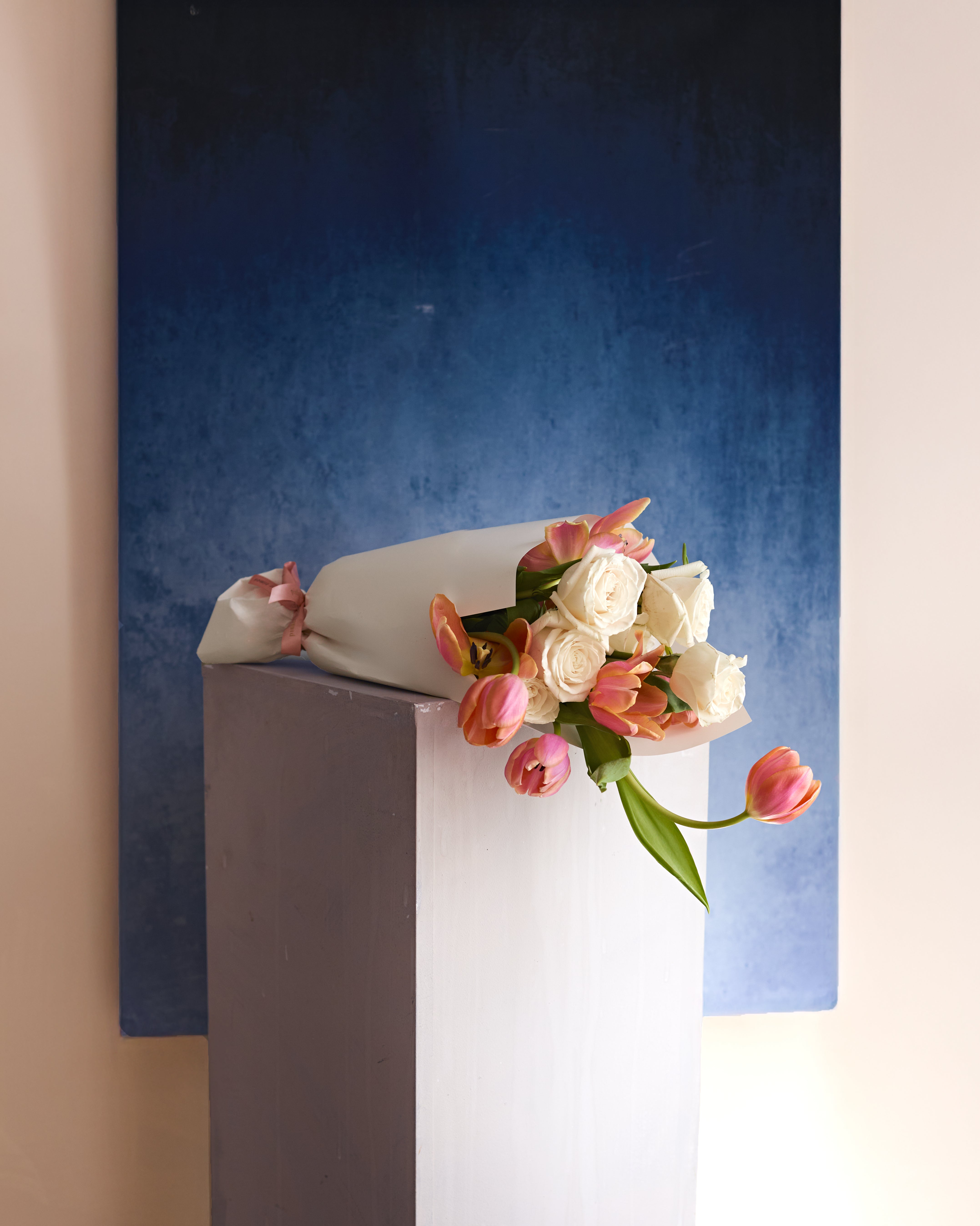 Bouquet or Arrangement? A Simple Guide to Choosing the Perfect Flowers